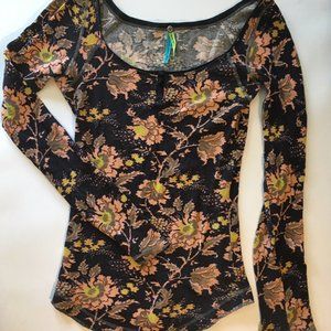 FREE PEOPLE Flower Henley Vintage long & low cut-L